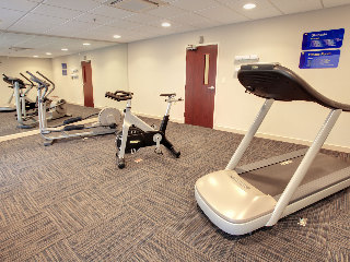 Sports and Entertainment
 di City Express San Jose Aeropuerto