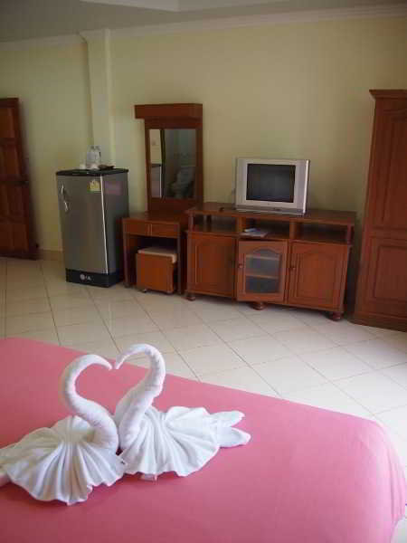 Room thumbnail 8