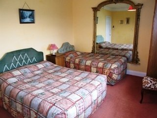 Room
 di Ballingowan House