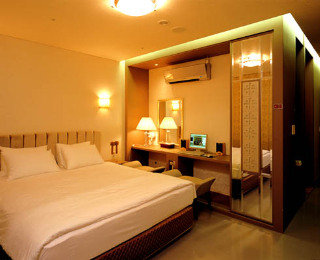 Room
 di Landmark