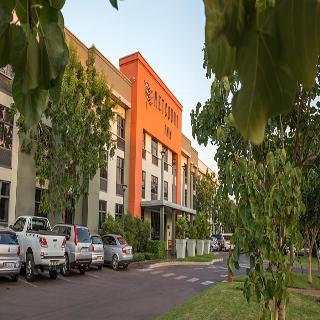 Peermont Metcourt Inn at the Grand Palm