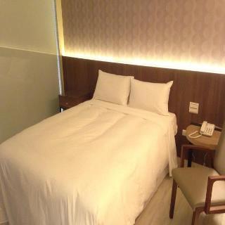 Room:SGL.ST