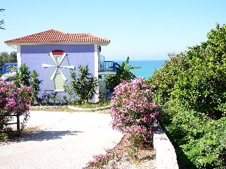 General view
 di Milos Studios