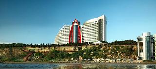 General view
 di Jumeirah Bilgah Beach Hotel