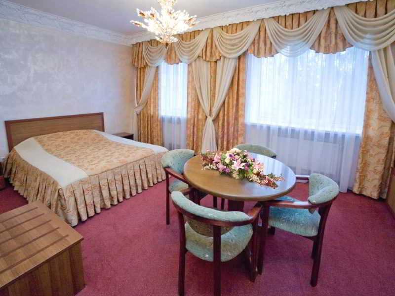 Room
 di Oktyabrskaya Kursk