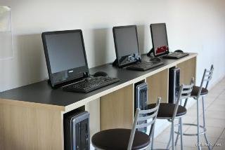 Sports and Entertainment
 di Bristol Zaniboni