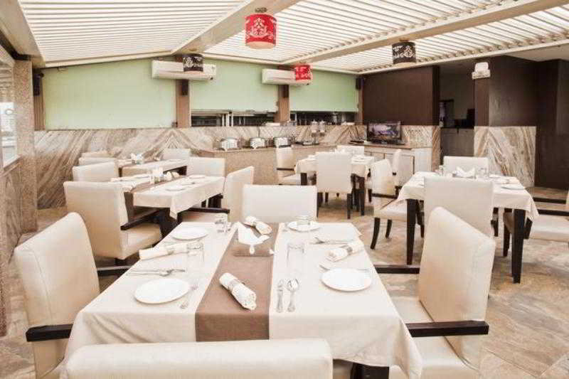 Restaurant
 di New Leaf Hotel