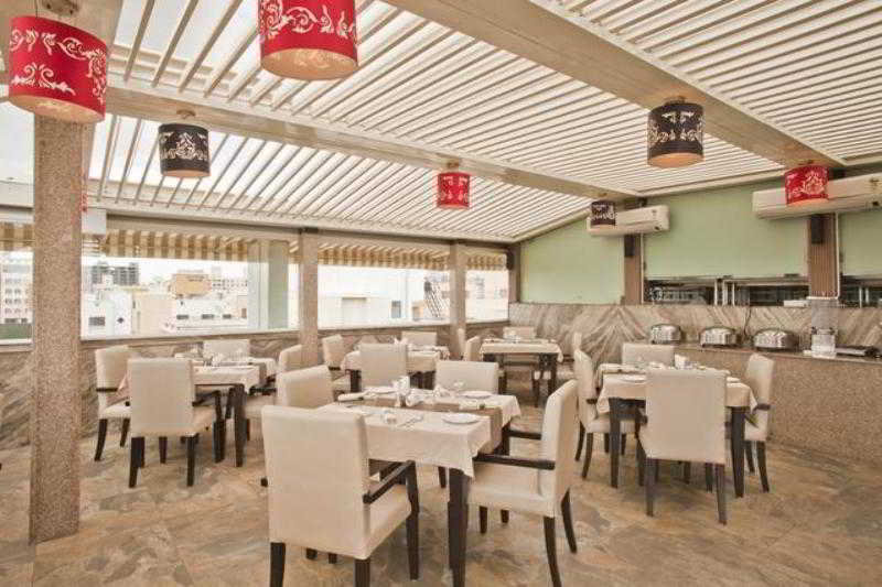 Restaurant
 di New Leaf Hotel