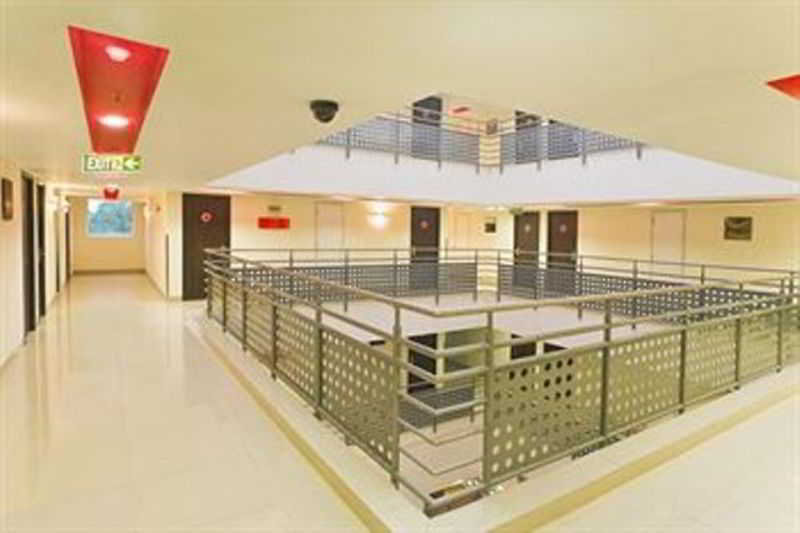 Lobby
 di Ginger Tirupur