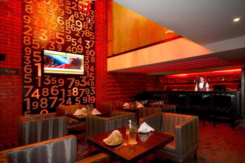 Bar
 di Fern Residency Chandigarh