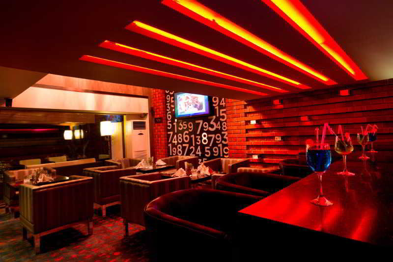 Bar
 di Fern Residency Chandigarh