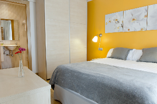 Room
 di MH Apartments S. Familia