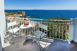 Room
 di FRINI STUDIOS