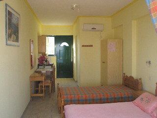 Room
 di Stroubis Studios