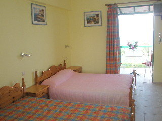 Room
 di Stroubis Studios