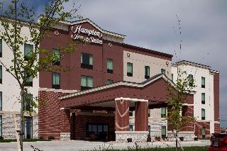 HAMPTON INN & SUITES DODGE CITY; KS