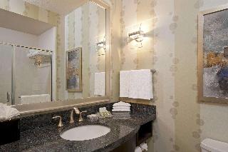 1 King Mobility Accessible W/ Bathtub