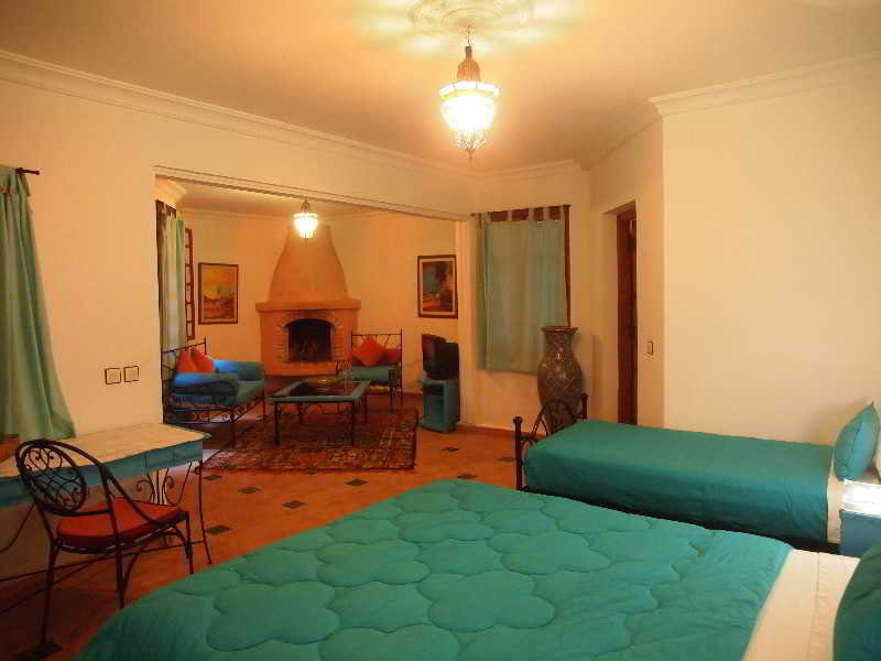 Room
 di Riad Alkhansaa