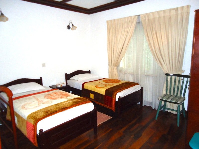 Room
 di Cocoon Hills