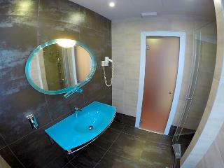Carol Hotel