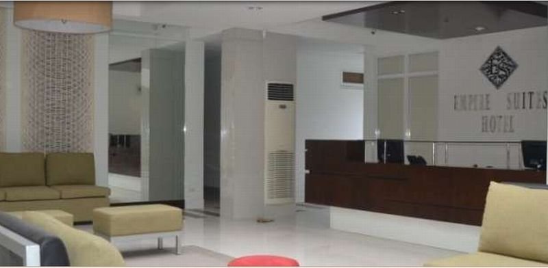 Lobby
 di Empire Suites Hotel