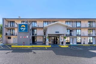 Suburban Studios International Drive