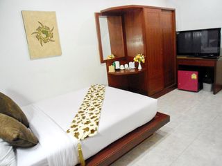 Room thumbnail 8