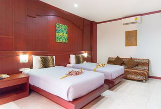 Room thumbnail 9
