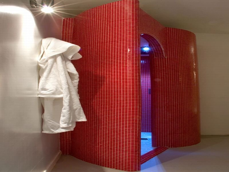 Sports and Entertainment
 di Moderno Hotel