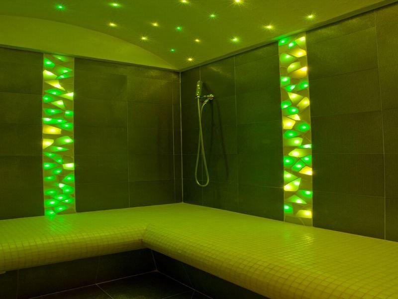 Sports and Entertainment
 di Moderno Hotel