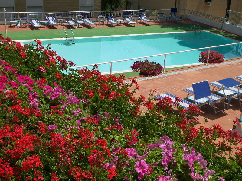 Pool
 di Moderno Hotel