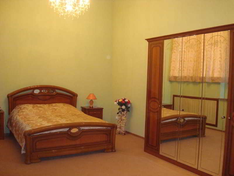 Room
 di Dinamo