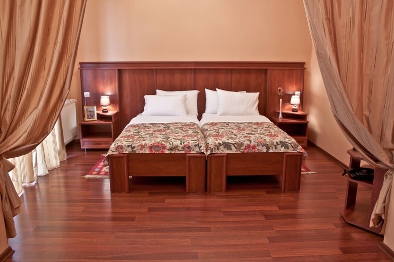 Room thumbnail 7