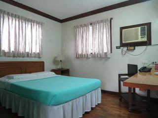 Room thumbnail 4