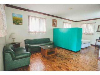 Room thumbnail 6