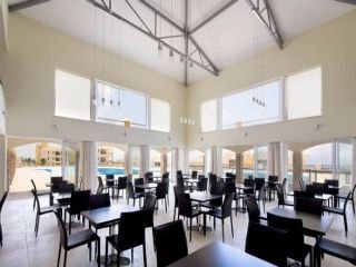 Restaurant
 di Club St George