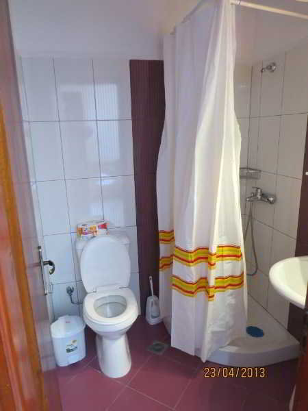 Room
 di Sarris Studios