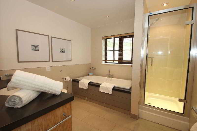 Room
 di Trenython Manor Hotel & Spa