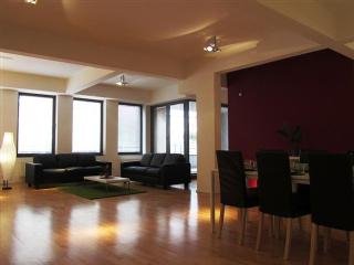 Room
 di The Loft Apartments