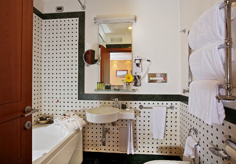 Palazzo Turchini, Naples