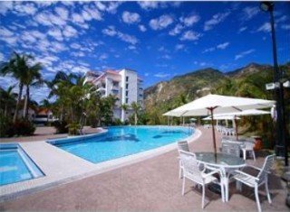 Pool
 di Hibiscus Resort