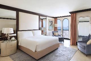 Room
 di The Ritz Carlton Abu Dhabi Grand Canal