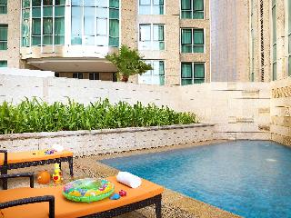 Pool
 di Sofitel Abu Dhabi Corniche