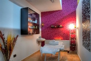 Sports and Entertainment
 di Pearl Lodge