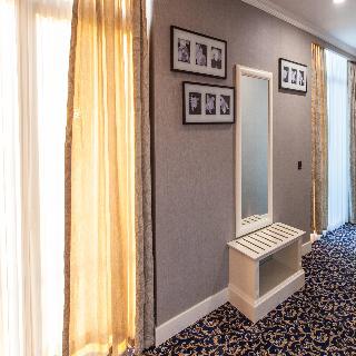 Room Room