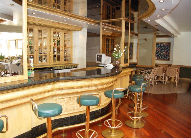 Bar
 di Hotel Suarez Internacional