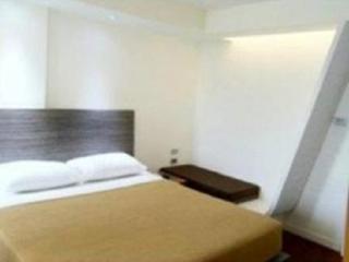 Room thumbnail 7