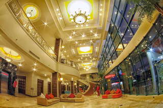 Lobby
 di Sarrosa International Hotel and Residential Suites