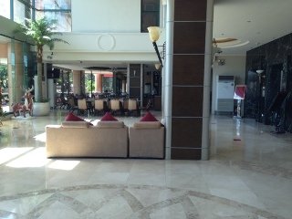 Lobby
 di Sarrosa International Hotel and Residential Suites