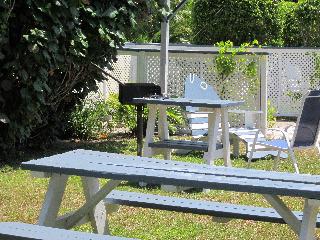 Tropical Winds Motel & Cottages